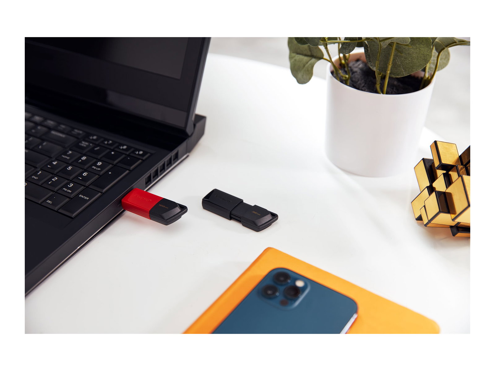 KINGSTON 128GB DataTraveler Exodia M