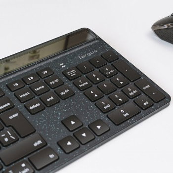 TARGUS SUSTAINABLE ENERGY HARVESTING ECOSMART KEYBOARD (NORDIC)