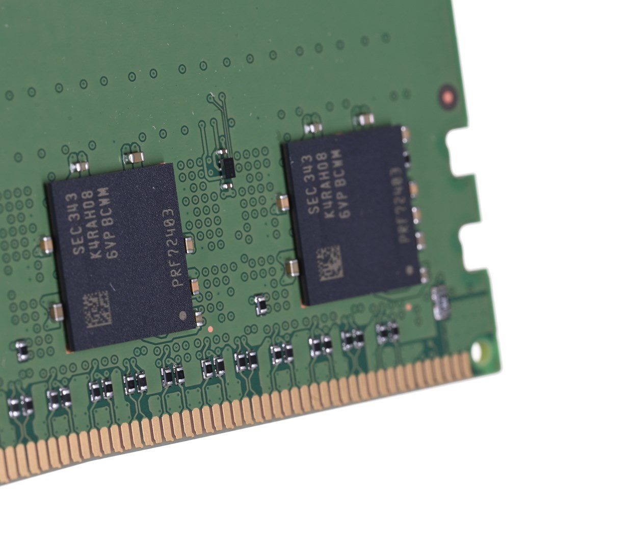 Samsung M321R2GA3PB0-CWM memory module 16 GB 1 x 16 GB DDR5 5600 MHz ECC