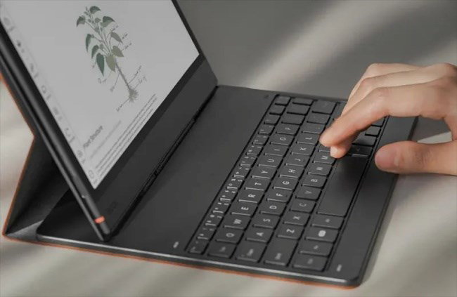Onyx Boox Note Air 5 C Magnetic case with keyboard Brown