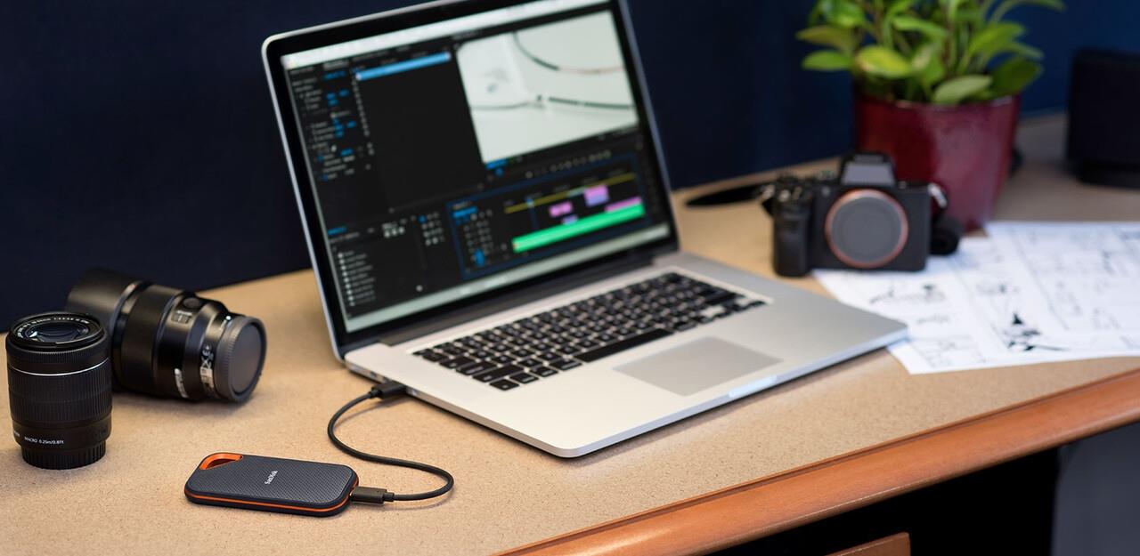 External SSD SANDISK Extreme Pro 1TB Write speed 2000 MBytes/sec Read speed 2000 MBytes/sec Proprietary SDSSDE81-1T00-G25
