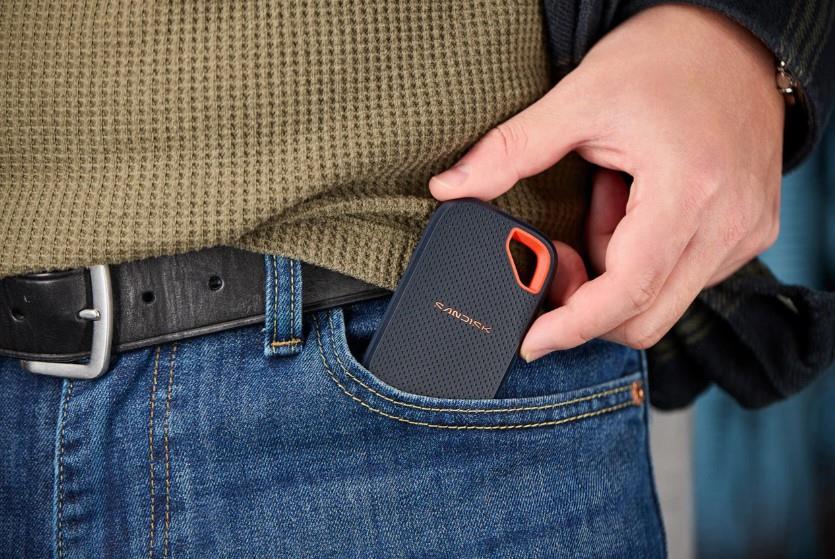 External SSD SANDISK Read speed 2000 MB/s 2000 GB SDSSDE70-2T00-G25