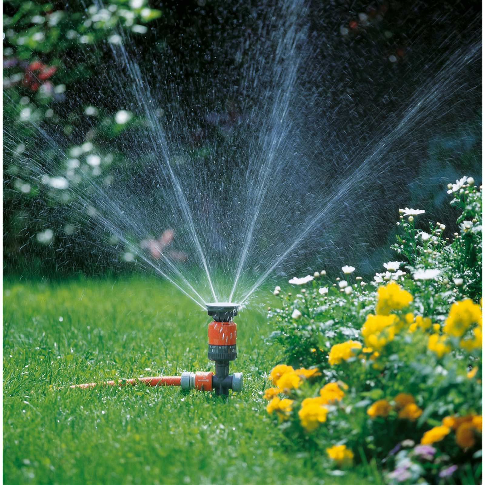 Gardena Comfort Circle Sprinkler Vario on Spike