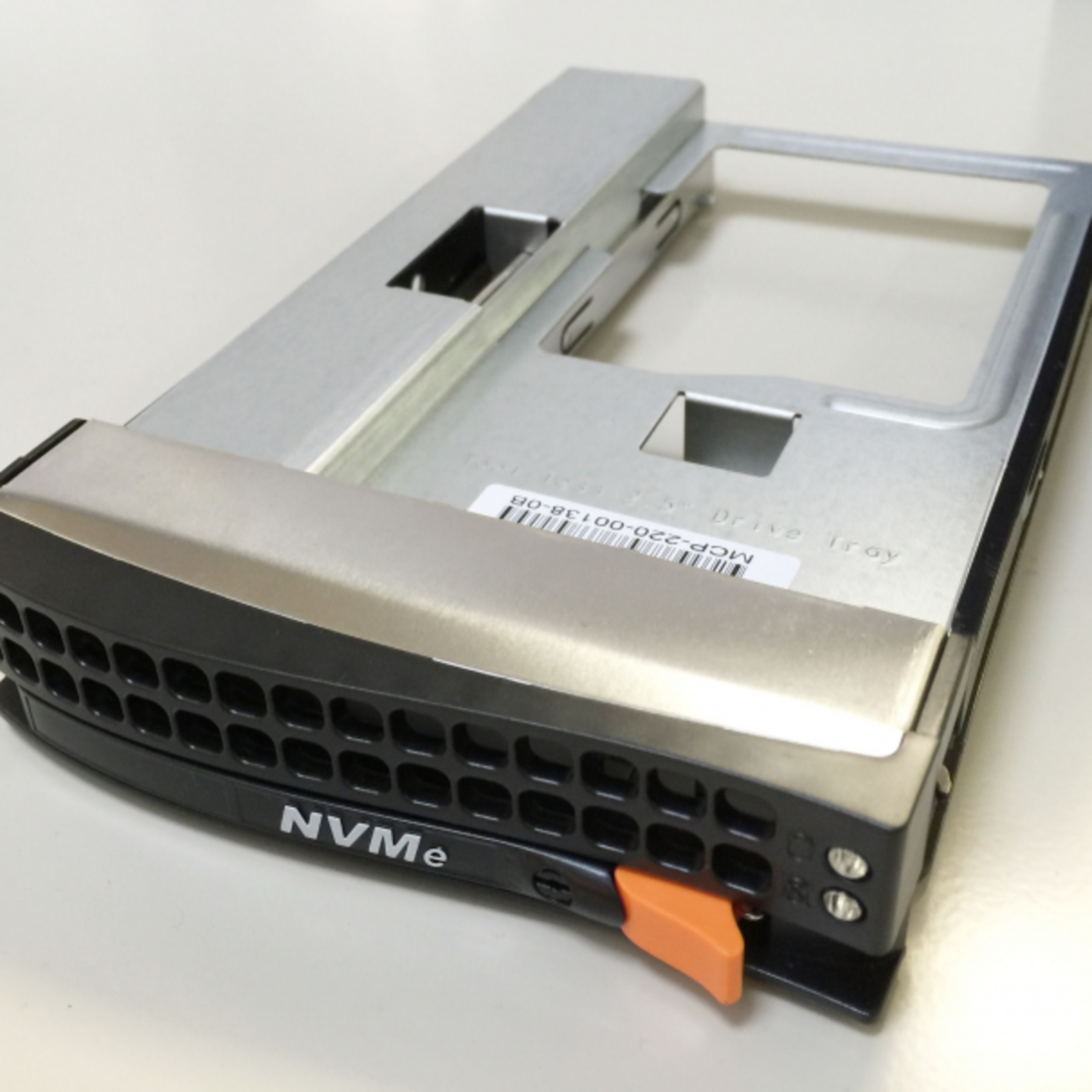 Supermicro Black (Gen 5.5) Tool-Less NVMe 3.5 to 2.5 Drive Tray