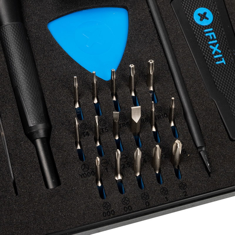 iFixit Essential Electronics Toolkit + faltbare Antistatik-mattee