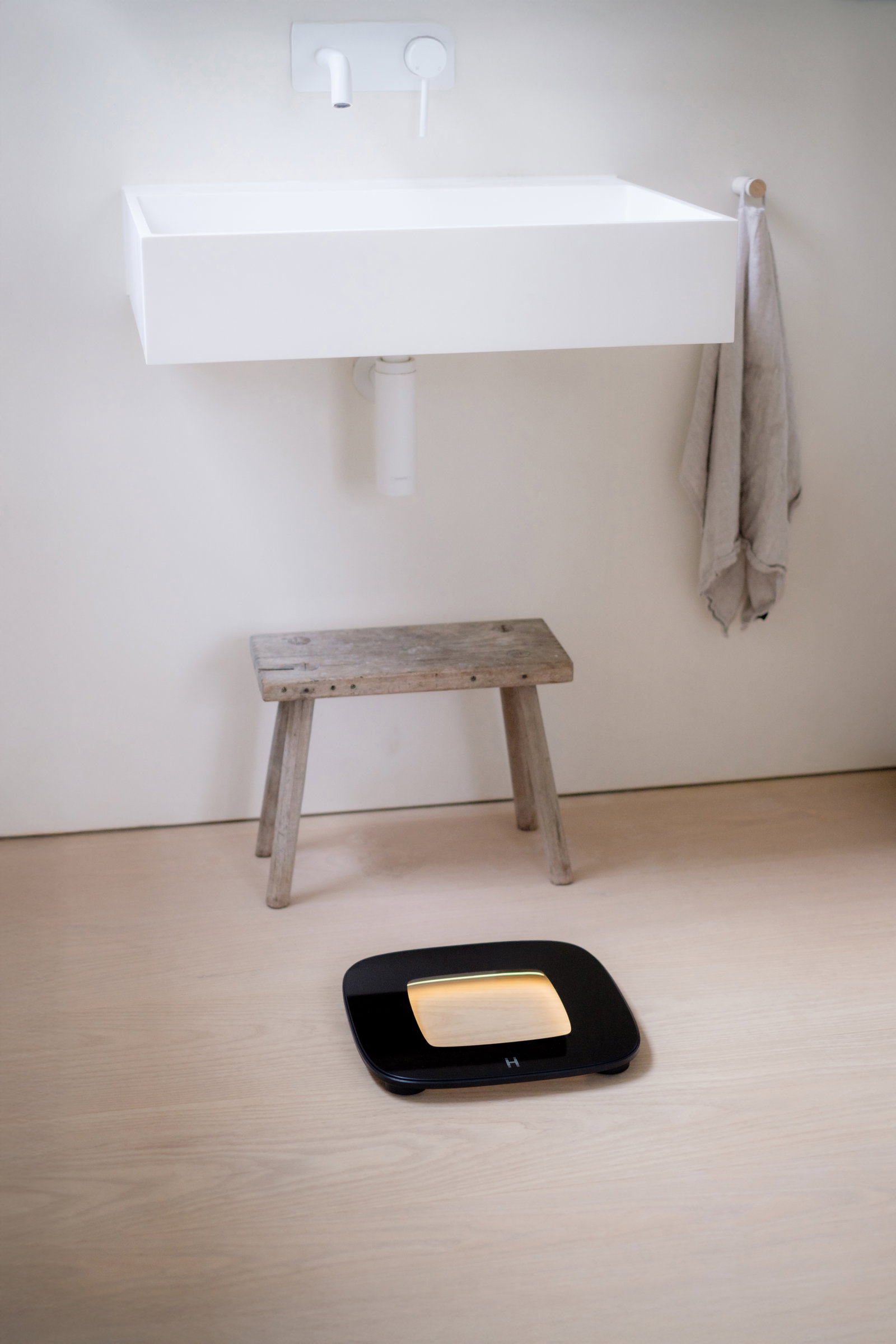 Homedics SCL-B100-BK glo Digital Scale