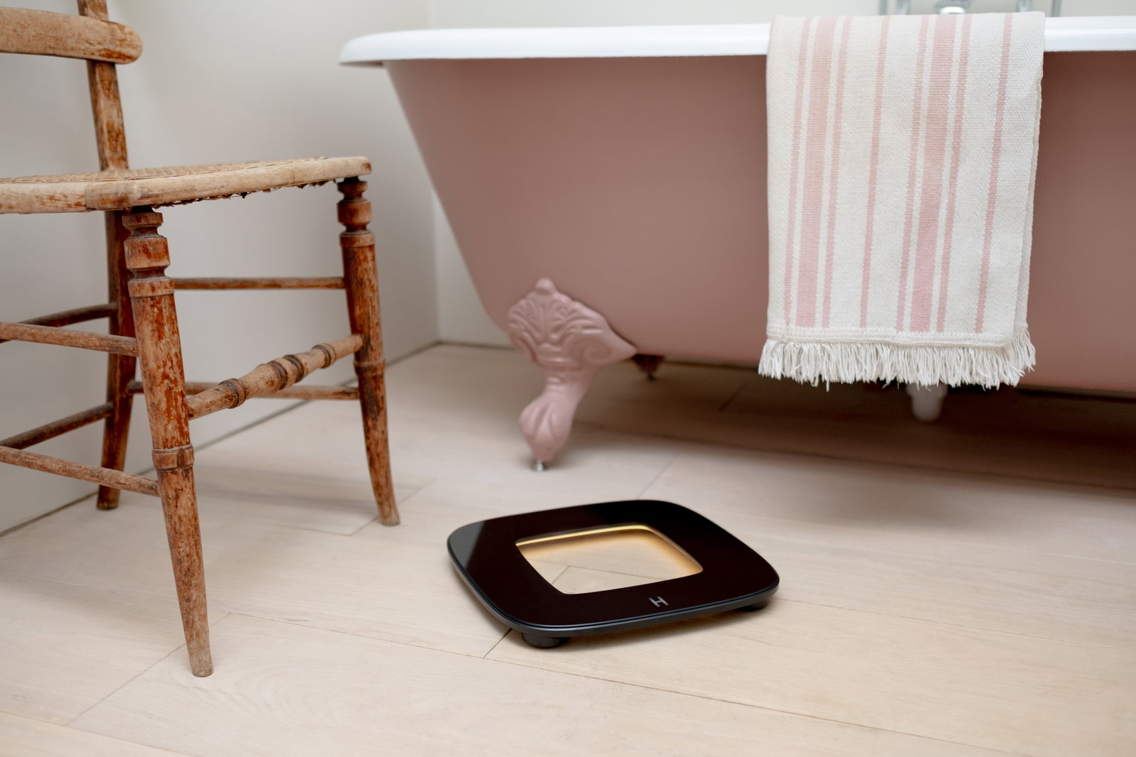Homedics SCL-B100-BK glo Digital Scale
