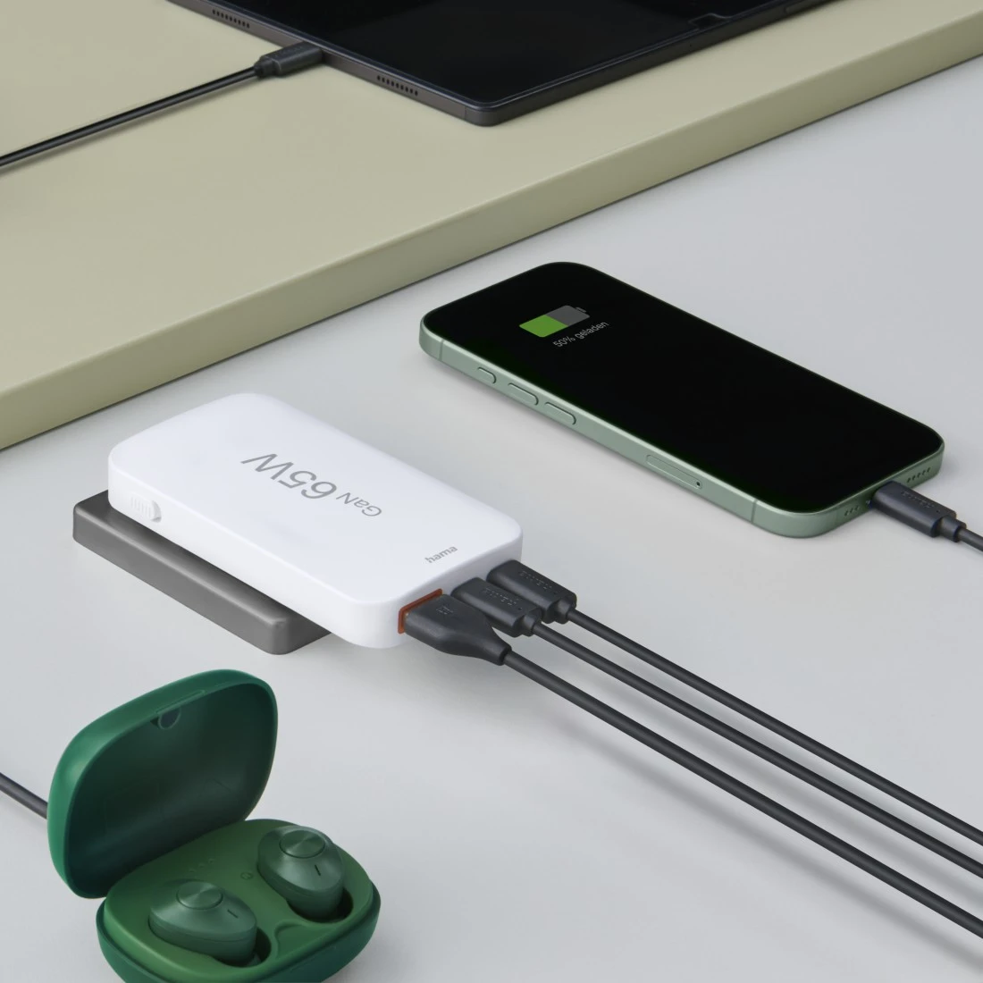 Hama 00201976 Flat Charger 220V With 2xUSB-C/USB-A 65W White