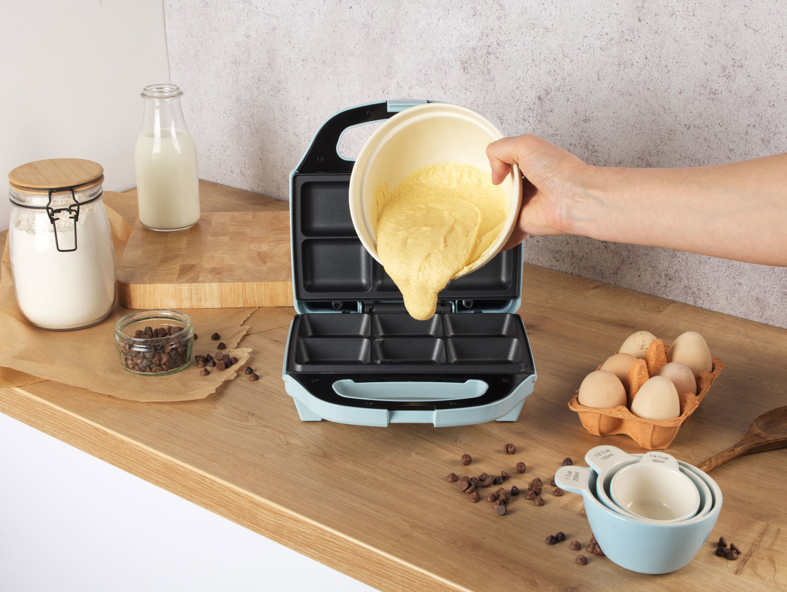 Giles & Posner EK5921GSBLVDE Cake Maker