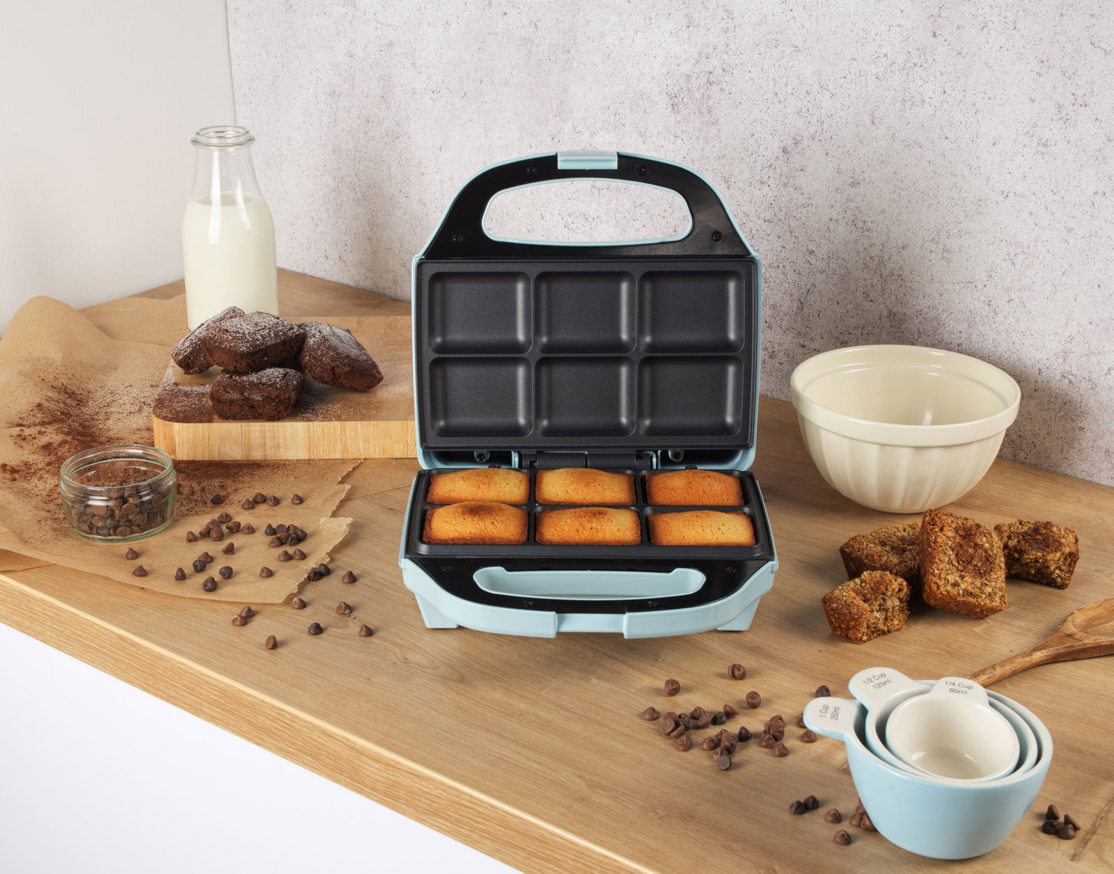 Giles & Posner EK5921GSBLVDE Cake Maker