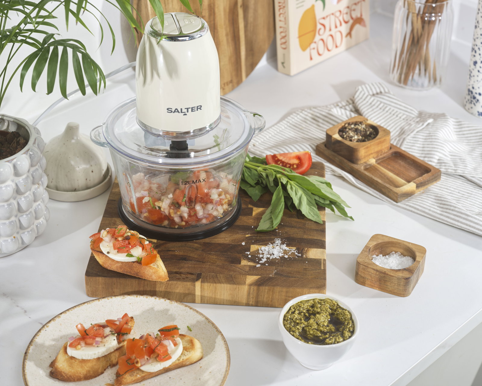Salter EK6686CRMVDE Retro Food Chopper