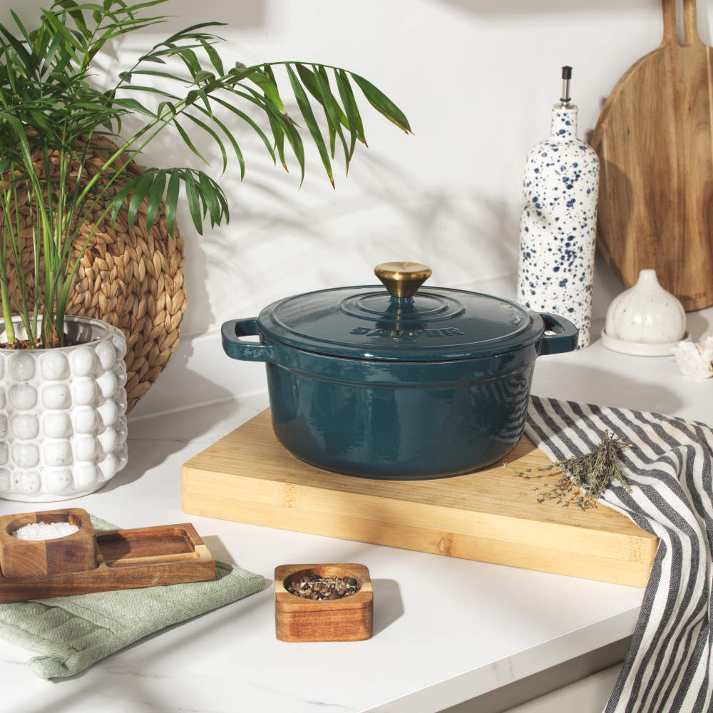 Salter BW13771GR Chester 3.4L Cast Iron Casserole Pot 24 cm, Green