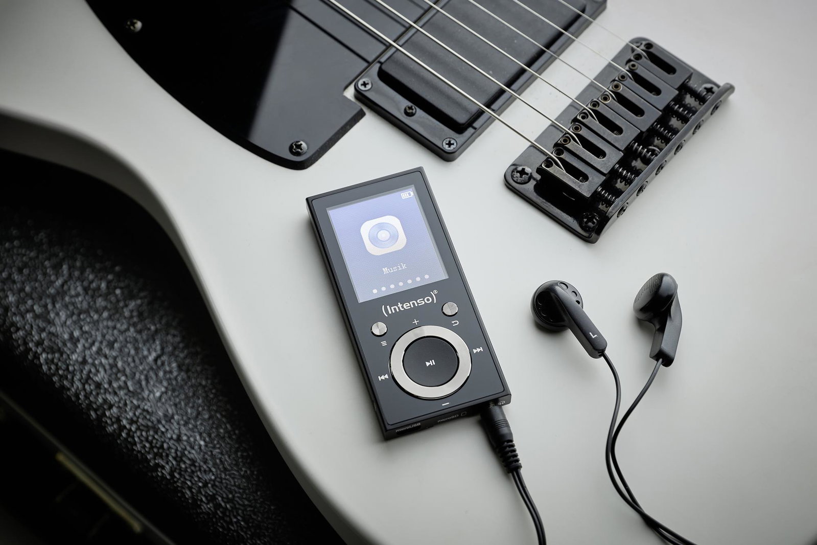 MP3 PLAYER 16GB BLACK/3717470 INTENSO