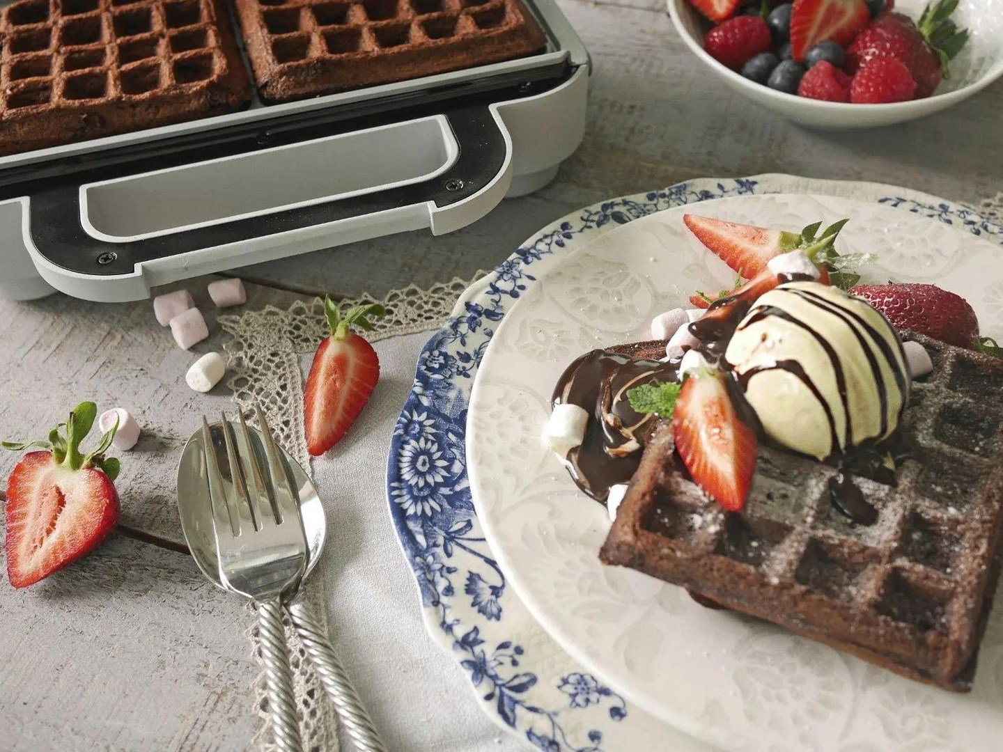 Breville DuraCeramic VST072X Waffle Maker