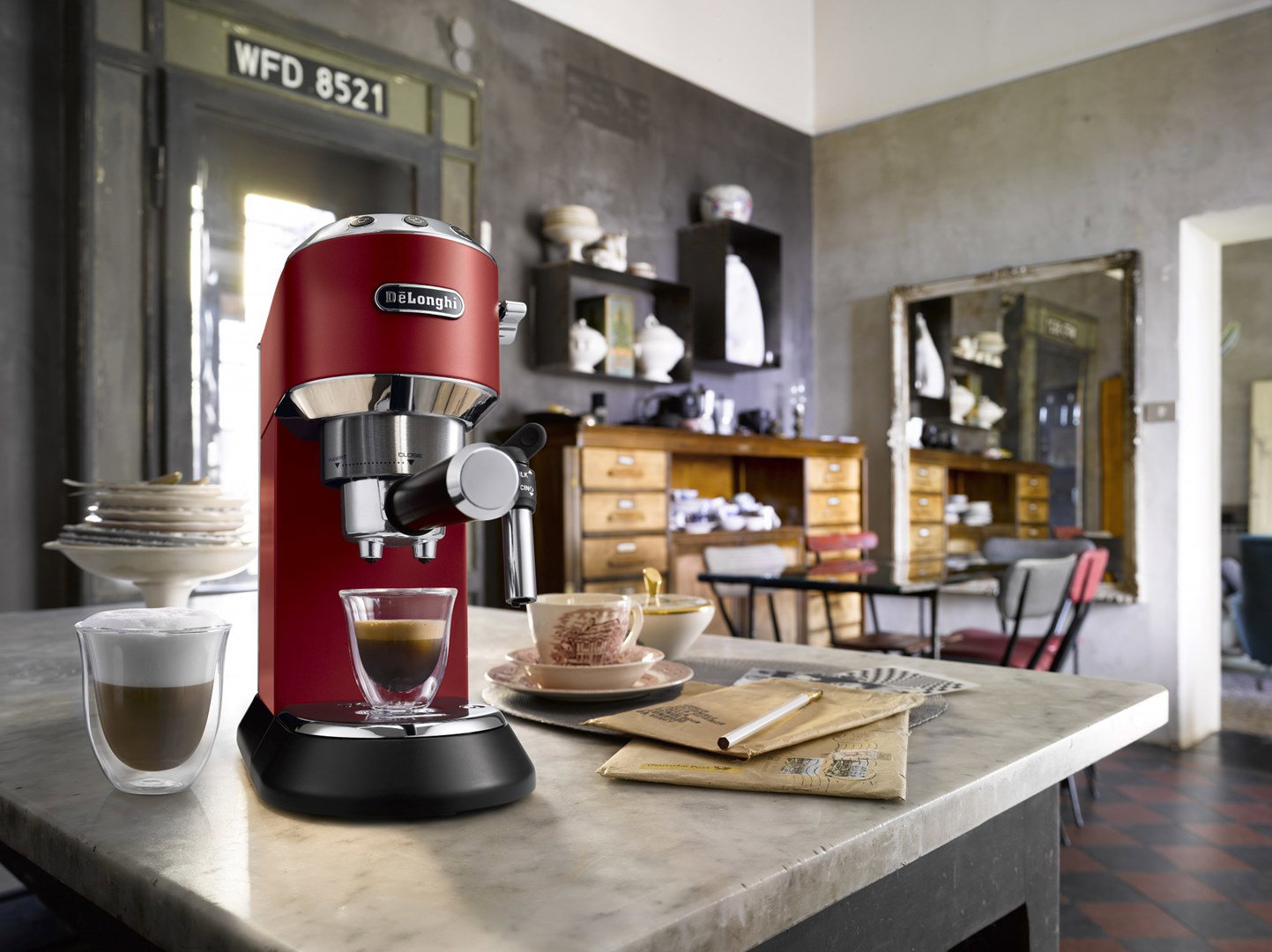 DeLonghi Dedica Style EC 685.R Semi-auto Espresso machine 1.1 L