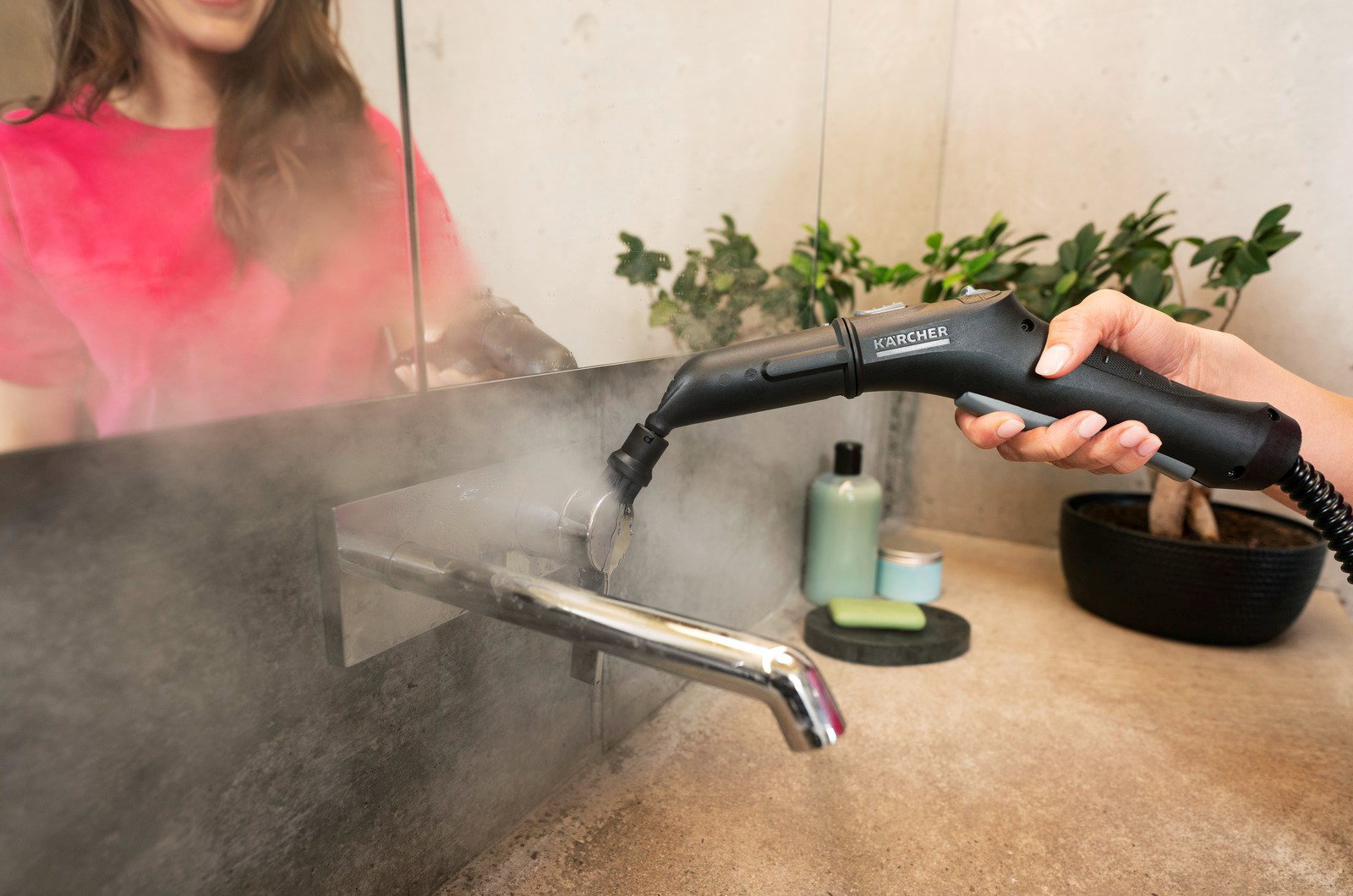 Krcher SC 4 Deluxe Iron Portable steam cleaner 1.3 L 2200 W (1.513-462.0)