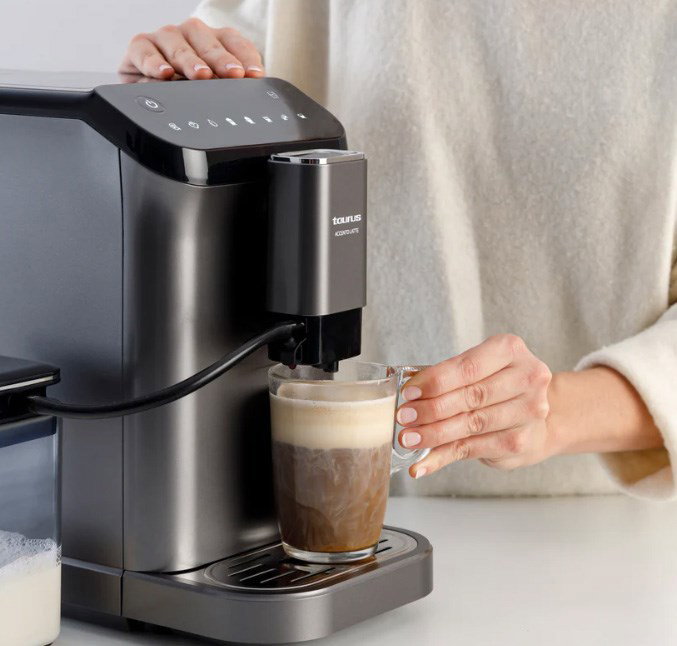 Taurus Accento Latte espresso machine; 20 bar White Coffee
