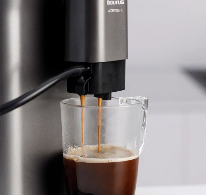 Taurus Accento Latte espresso machine; 20 bar White Coffee