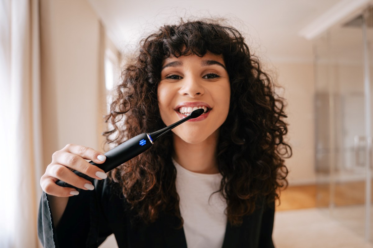 TrueLife SonicBrush Clean70 UV Sonic Toothbrush, Black