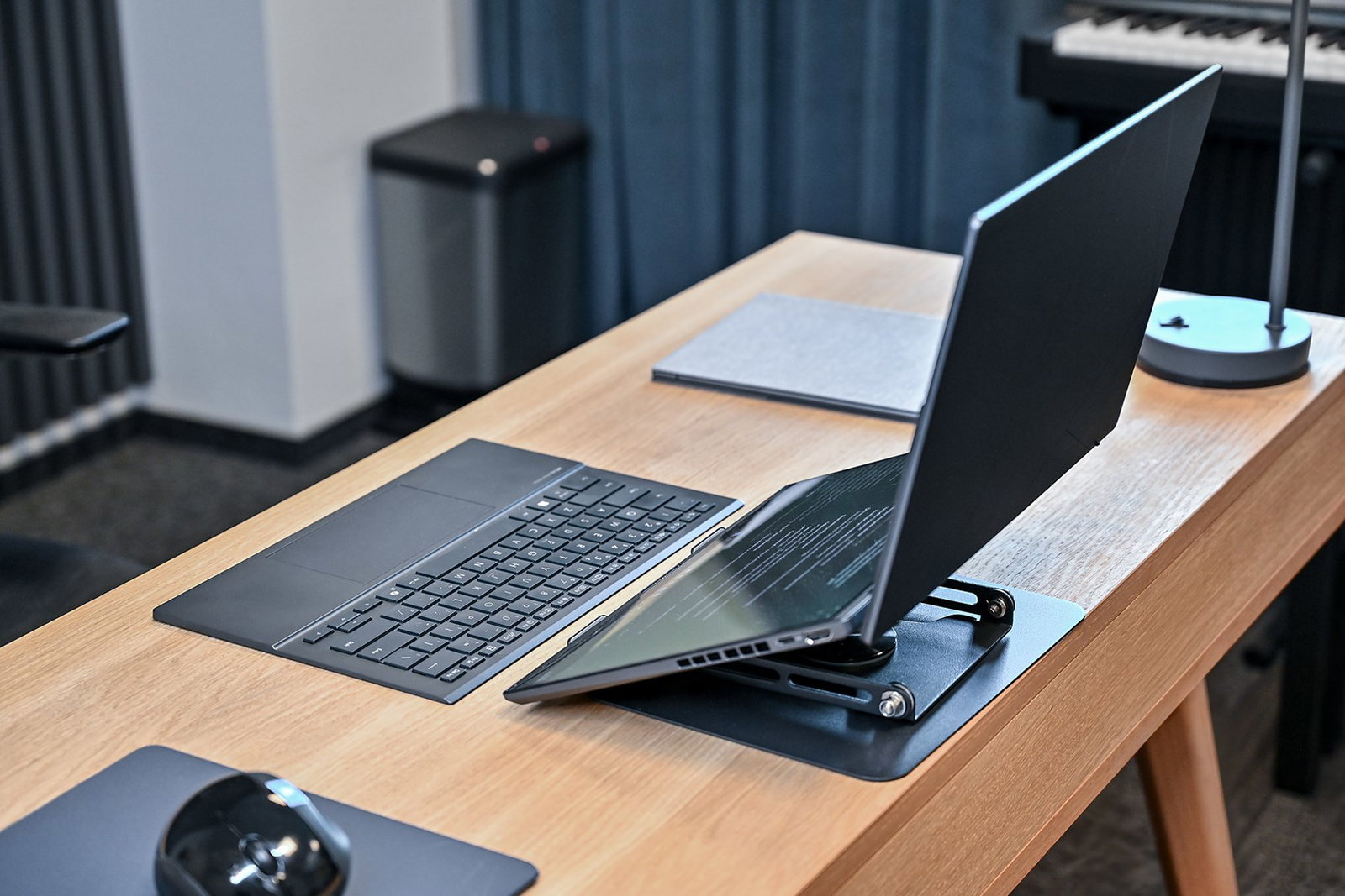 Adjustable, rotatable, ergonomic laptop stand 1017 LAPTOP STAND ROTO MT2662