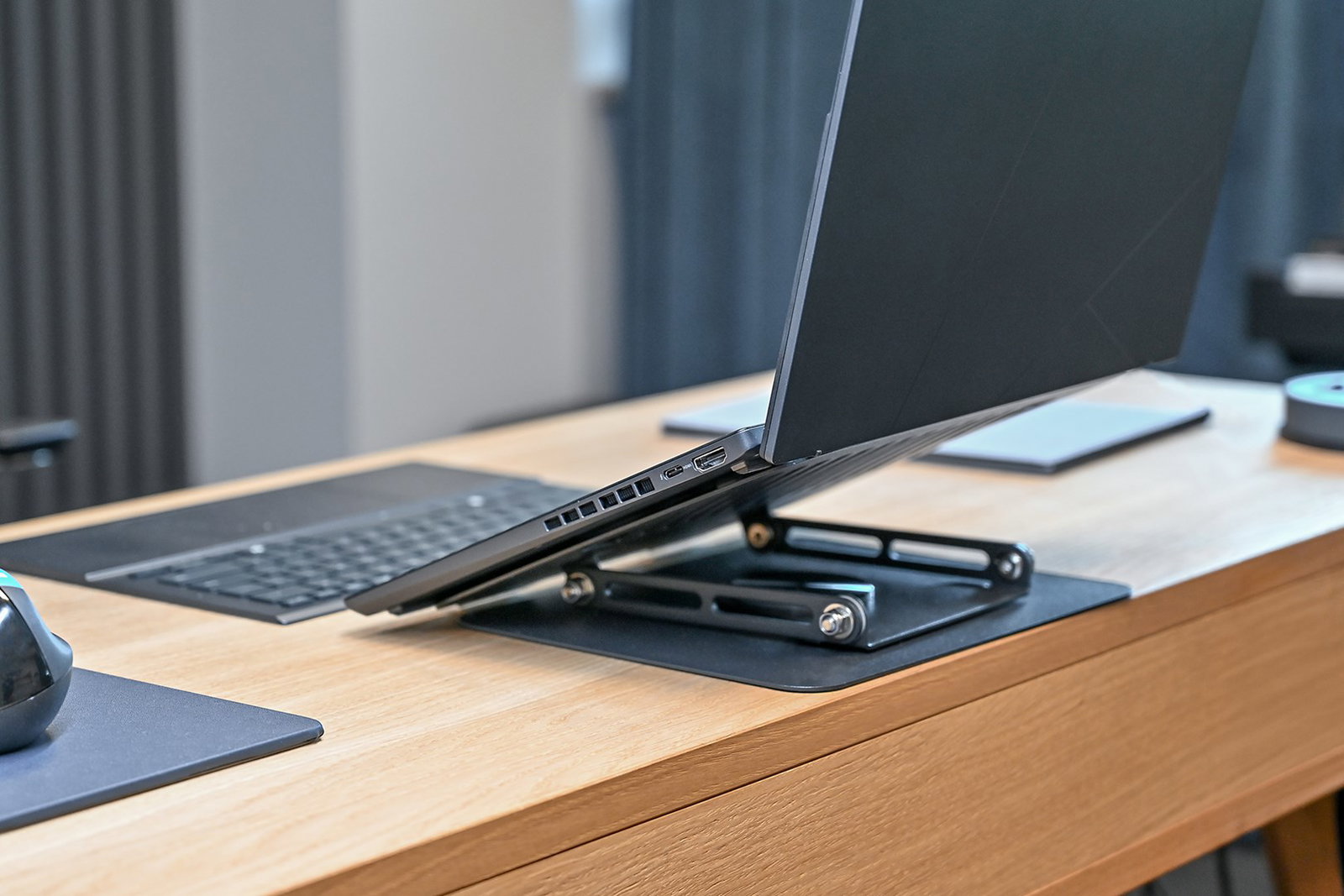 Adjustable, rotatable, ergonomic laptop stand 1017 LAPTOP STAND ROTO MT2662