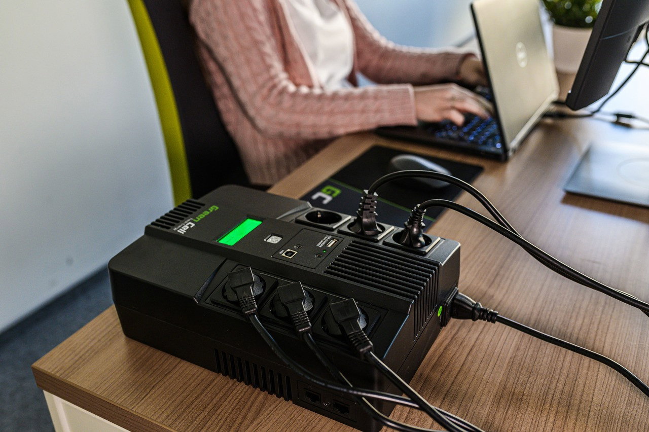 Greencell UPS AiO 600VA LCD