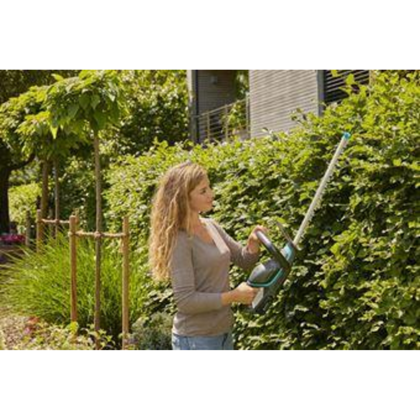 Gardena Cordless Hedge Trimmer ComfortCut 50 18V P4A Set Grey Turquoise Li-Ion Battery 2.0Ah P4A