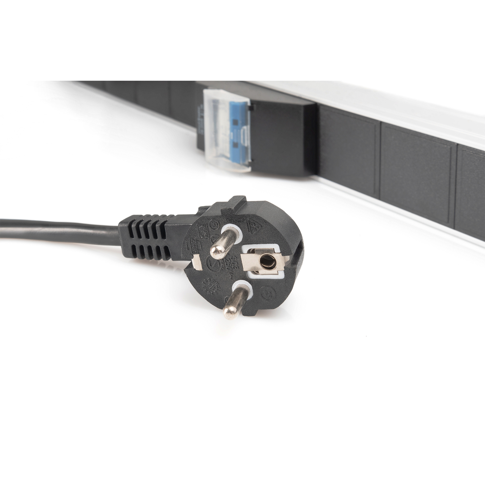 DIGITUS Power Strip with Aluminium Profile And Integrated Circuit Breaker 18-way Safety Socket