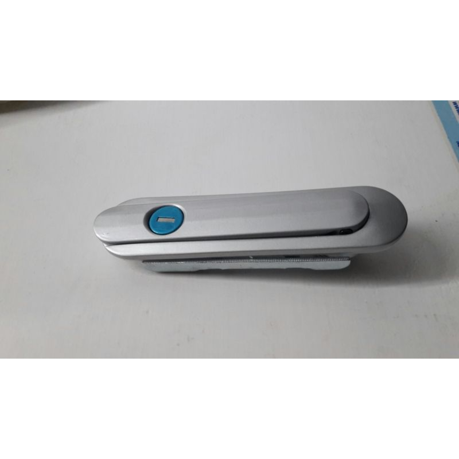 ALLNET 19inchzzbh. Replacement Lock for Perforated 2-part Sheet Metal Door SNB Cabinet Series