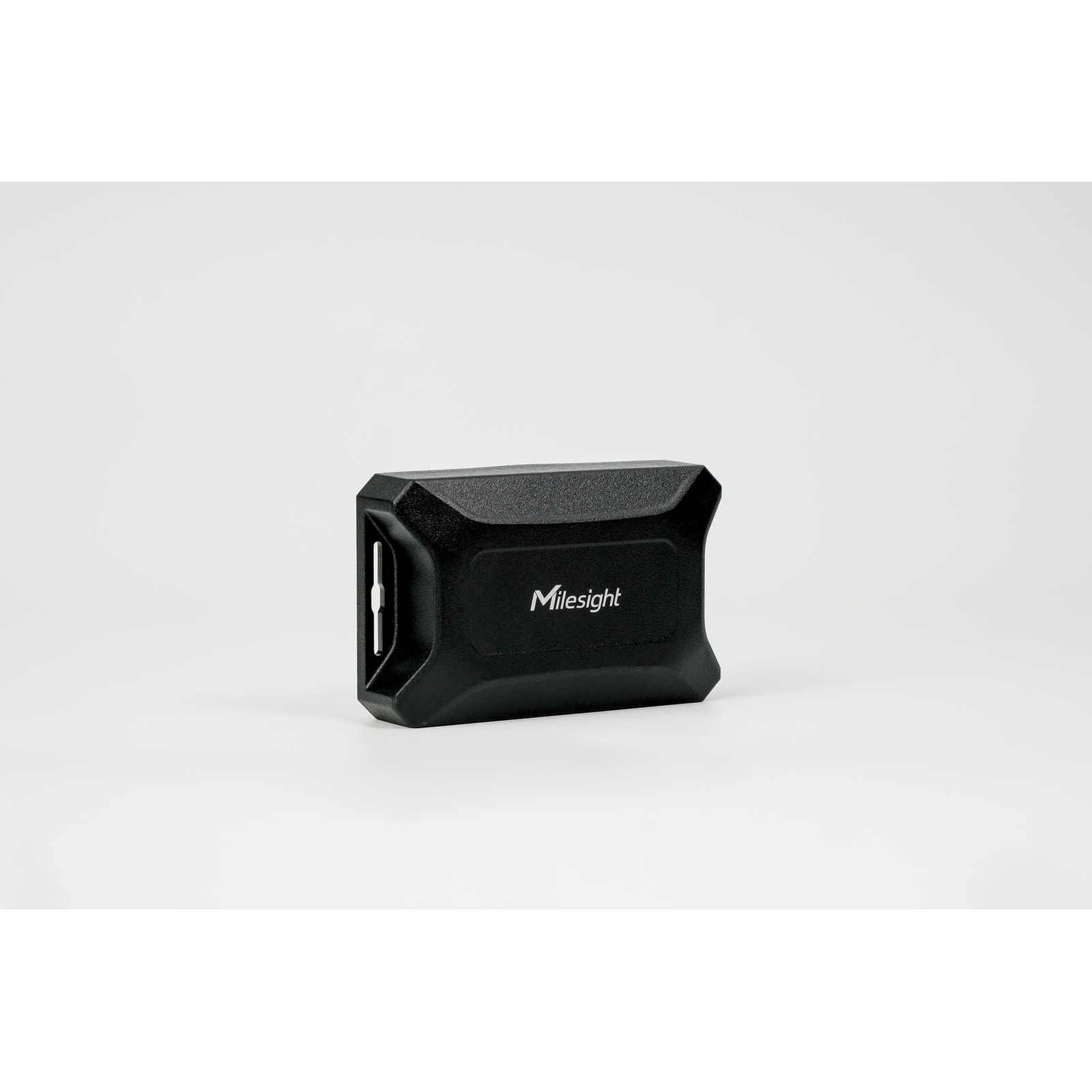 Milesight IoT Outdoor Asset Tracker