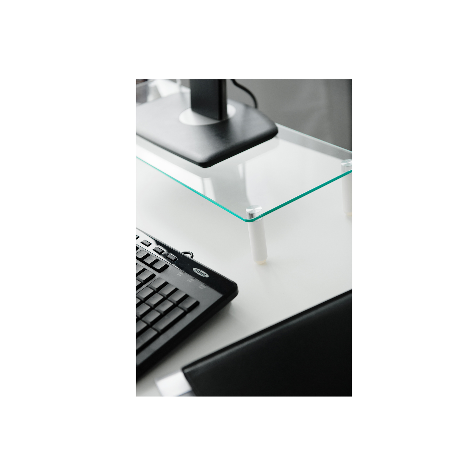 DIGITUS DA-90358 Glass Substrate for Monitor Working Surface 56x21cm Max Load 20kg
