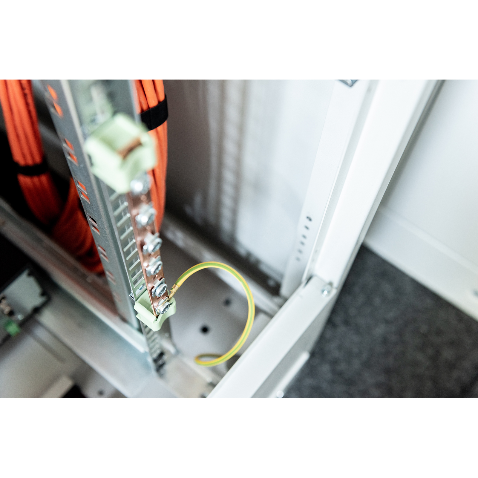 Digitus Potential Equalisation Rail for Cabinets 4 Earthing Cables.