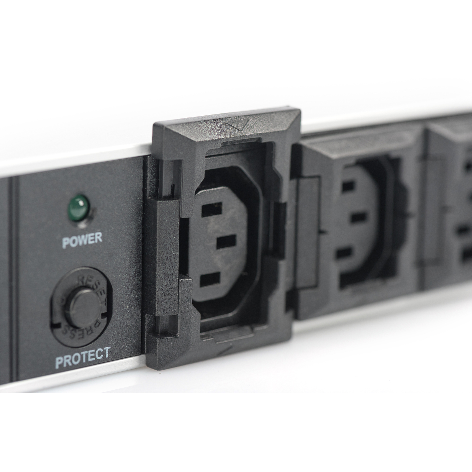 Digitus Multiple Socket Outlet 10-way Oil Predection Aluminium 2m Supply Cable IEC