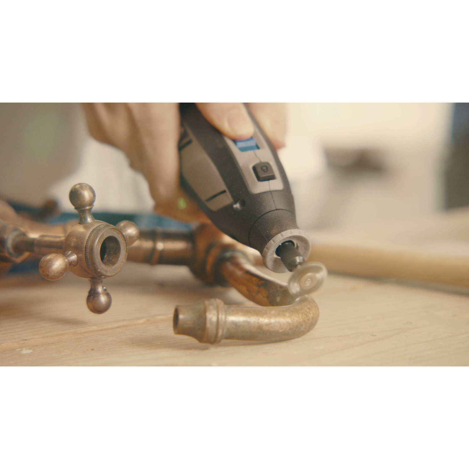 Dremel 8240-5 F0138240JA Cordless Multifunction Tool Incl. Battery Charger with