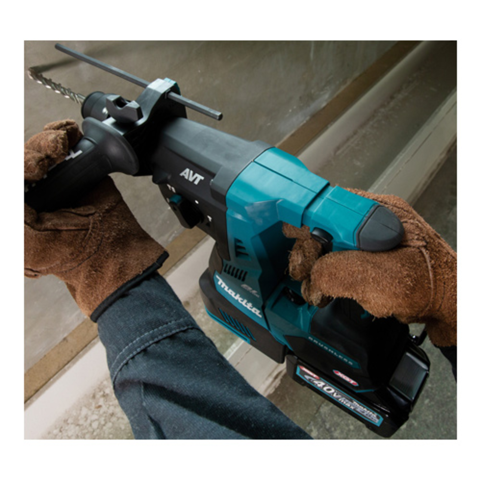 Makita redary Hammer Cordless SDS-plus 2.9 Joules 2 Rechargeable Batteries Charger Included 40 V