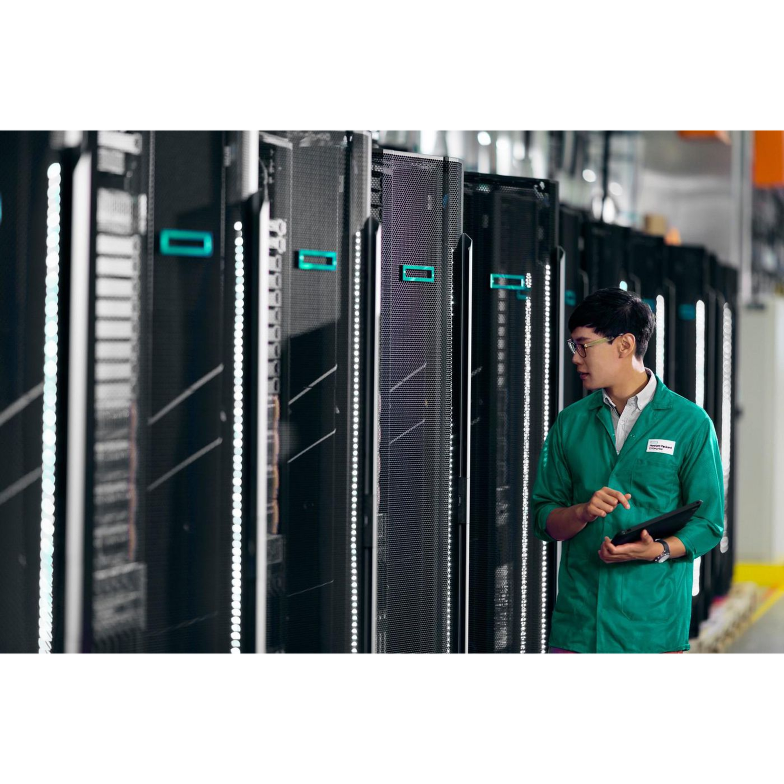 HPE R8W31A IEEE 802.3af CE FC VCI CUL US UL GS EAC 48 V 15.4 W 100 240 V 50-60 Hz