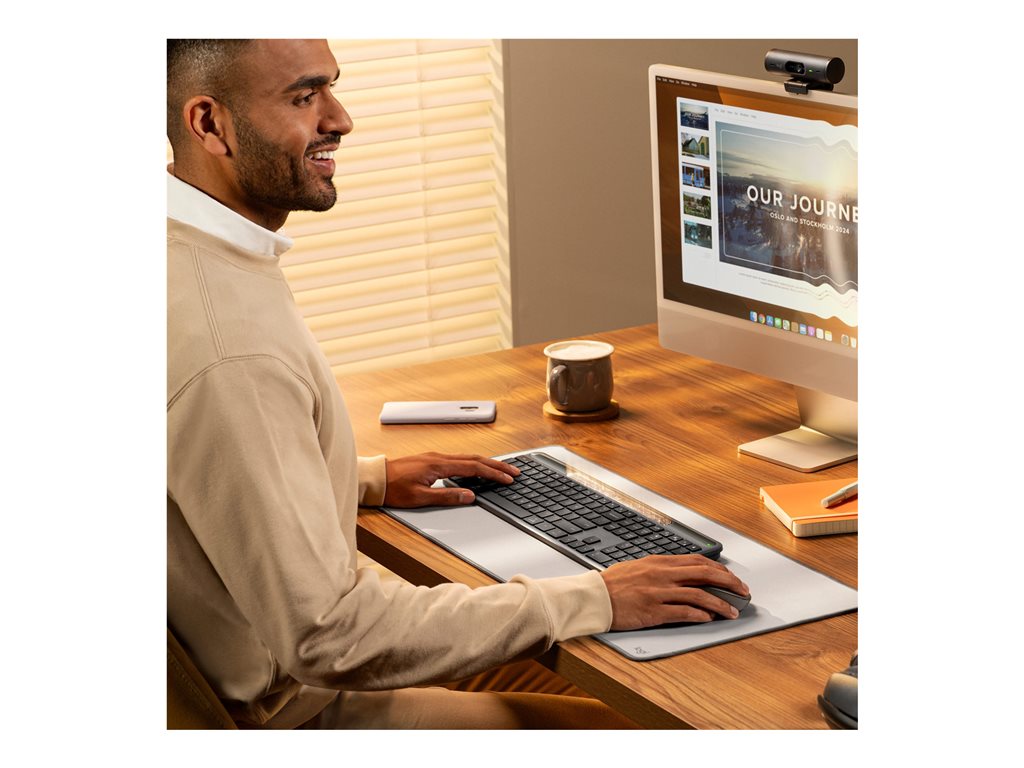 LOGITECH Slim Solar+ Keyboard Graphite (US)