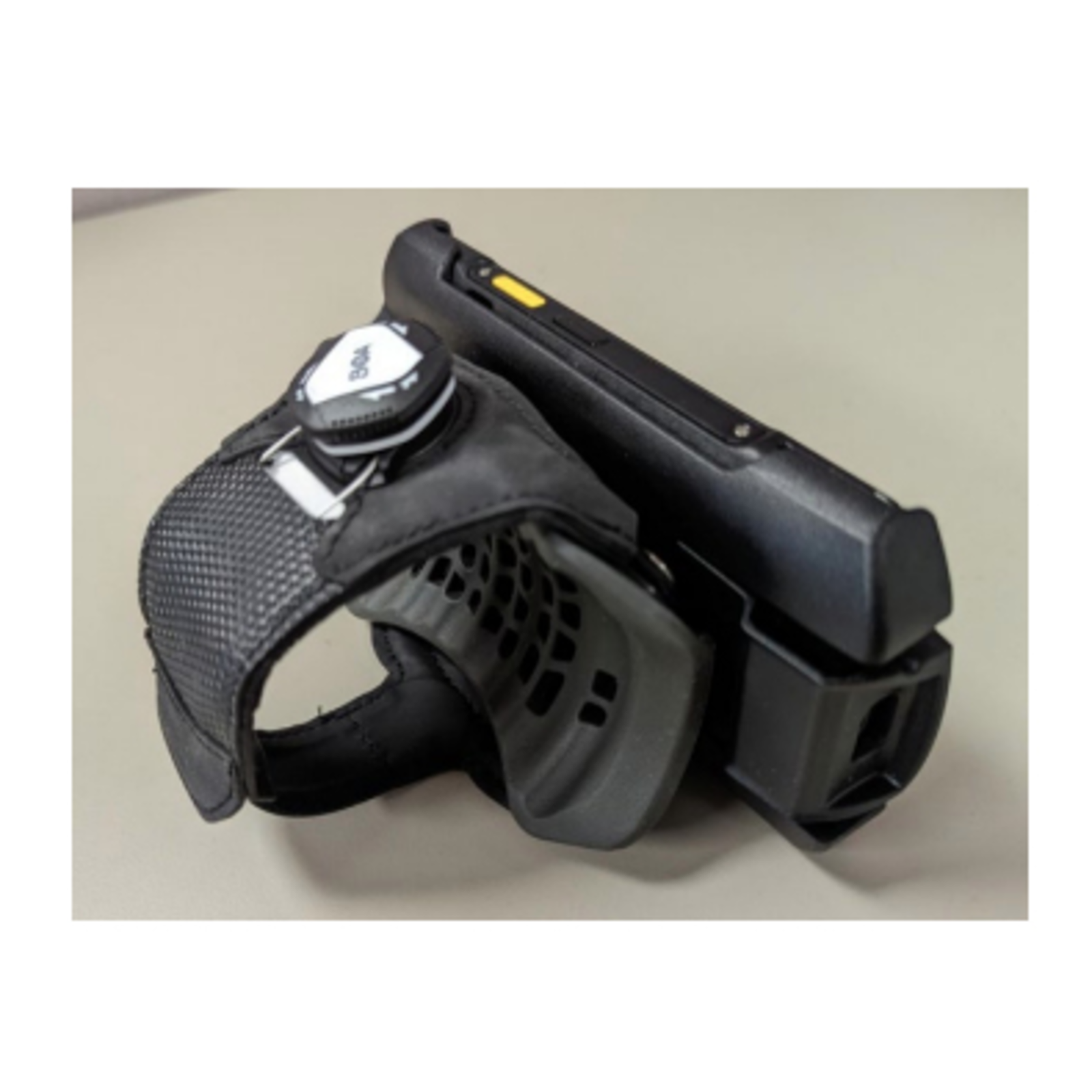 Zebra Arm Mount Standard Length Includes Carrier Comfortpad And Small/Medium Strap Fits TC21 TC26