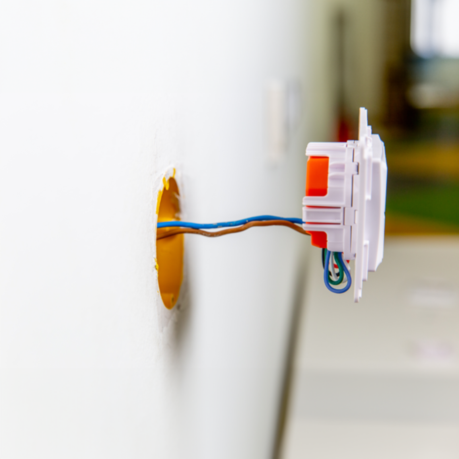 Slighty Flush-mounted I4 Gen3 Scene Activator WLAN BT