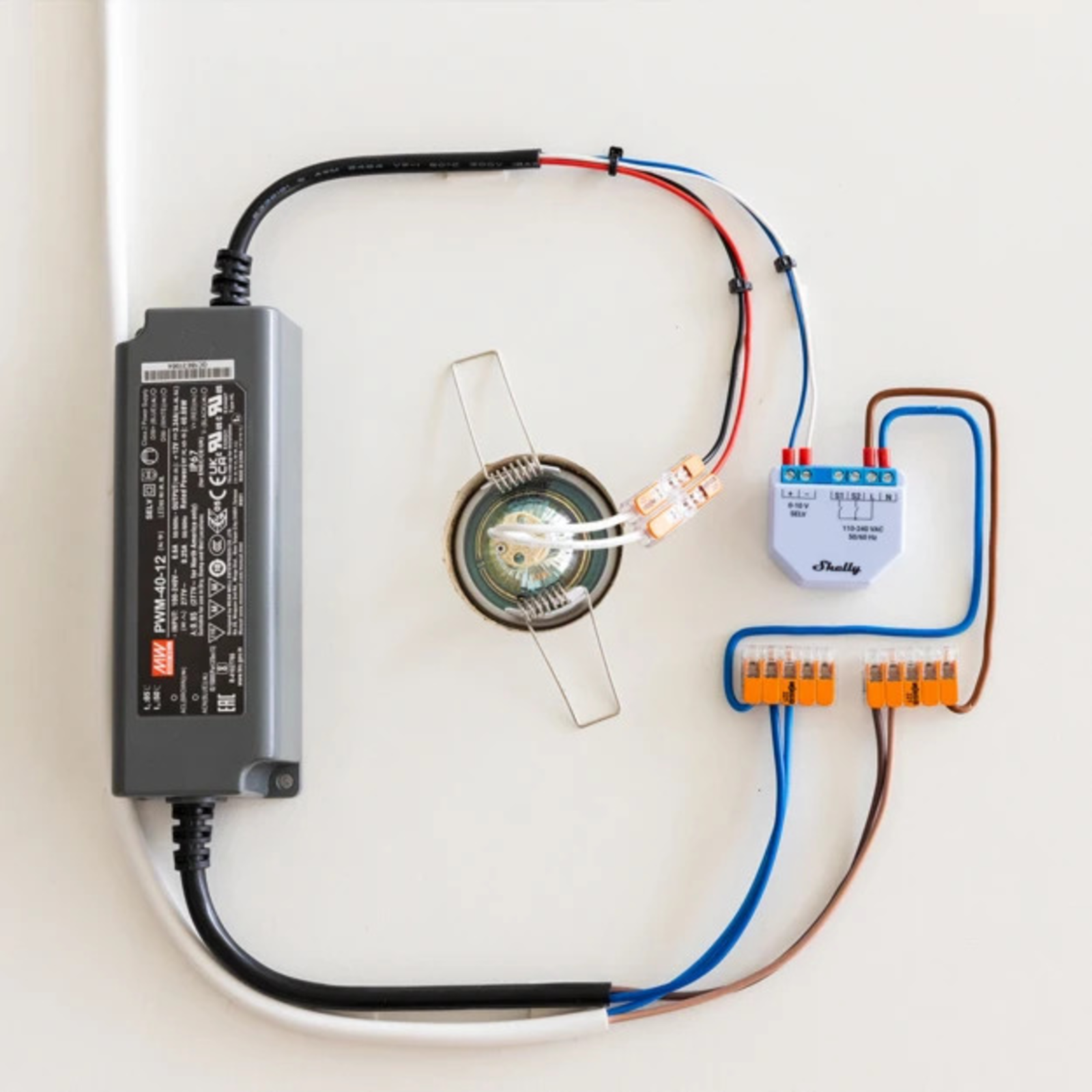 Slighty Flush-mounted Plus Dimmer 0-10V