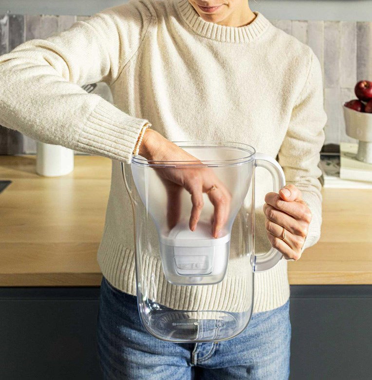 BRITA Style ESSENTIAL XL Water Filter Jug (Dark Blue) + 3 x MX Pro Pure Performance Filters